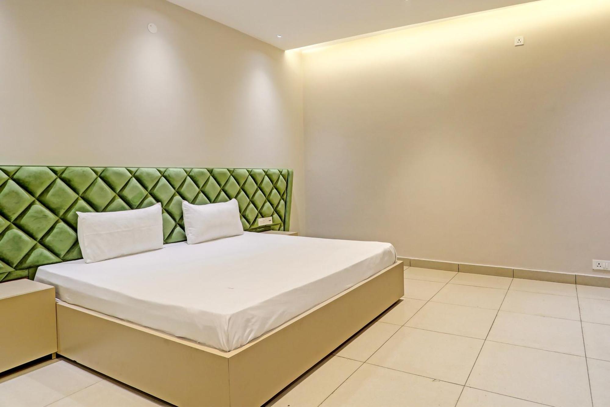 Hotel O Miraas Hotel And Banquet Hall Ludhiana Exterior photo