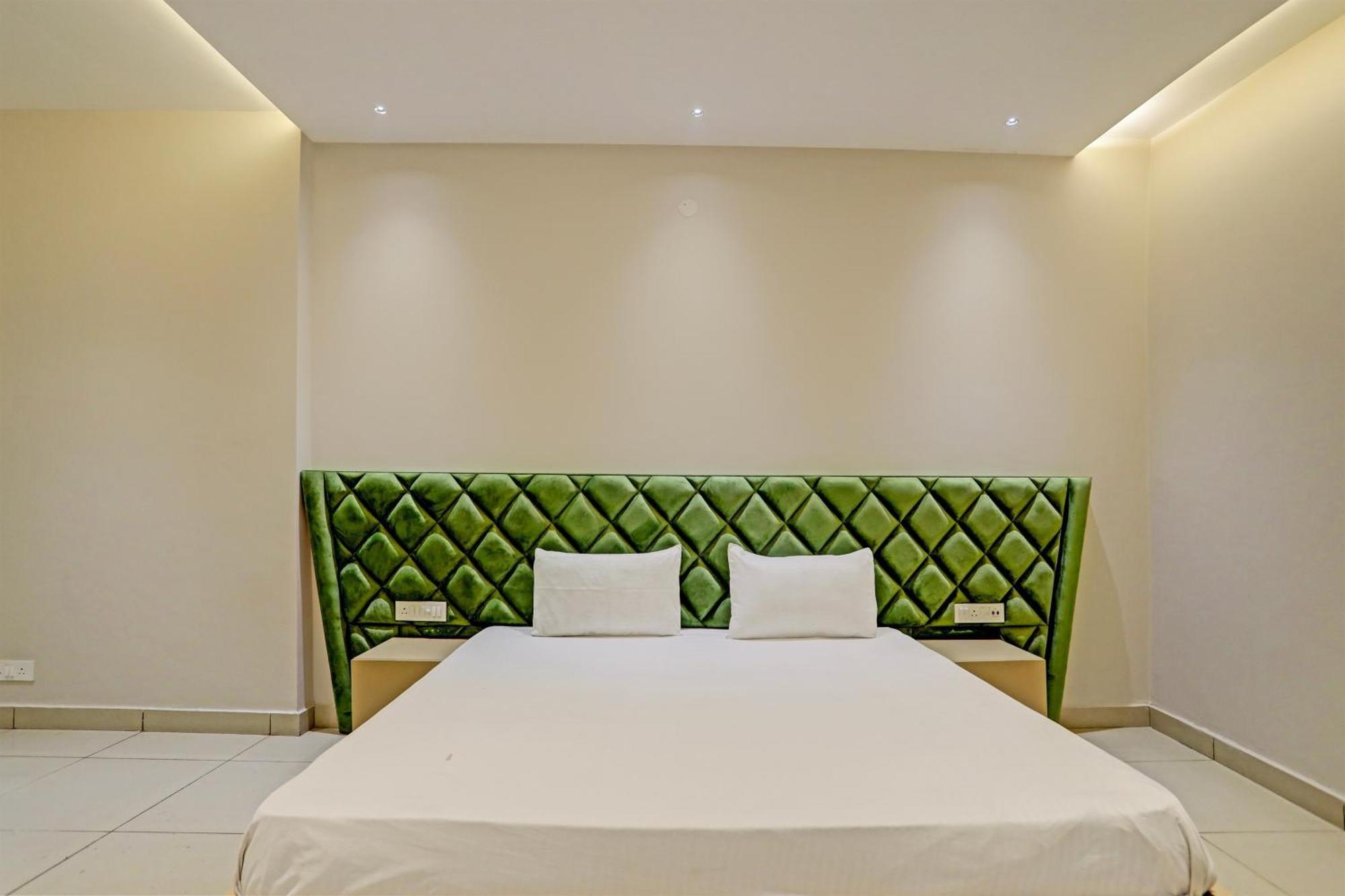 Hotel O Miraas Hotel And Banquet Hall Ludhiana Exterior photo
